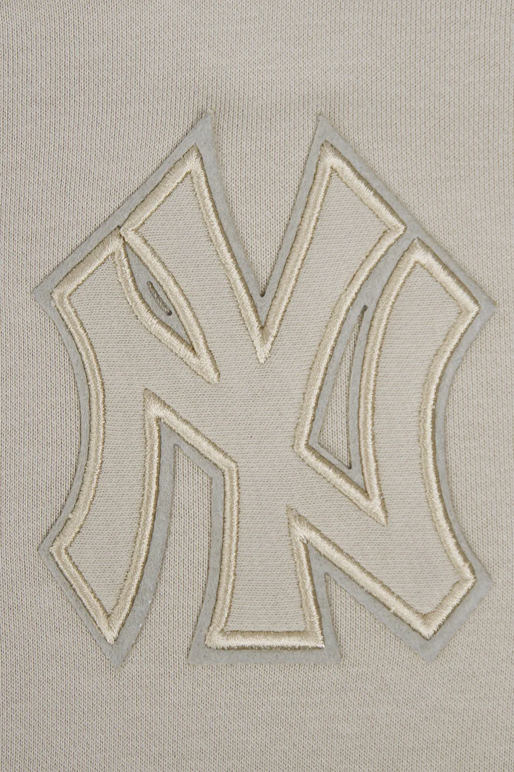 MLB NEW YORK YANKEES NEUTRAL WOMEN'S CROPPED PO HOODIE (TAUPE)