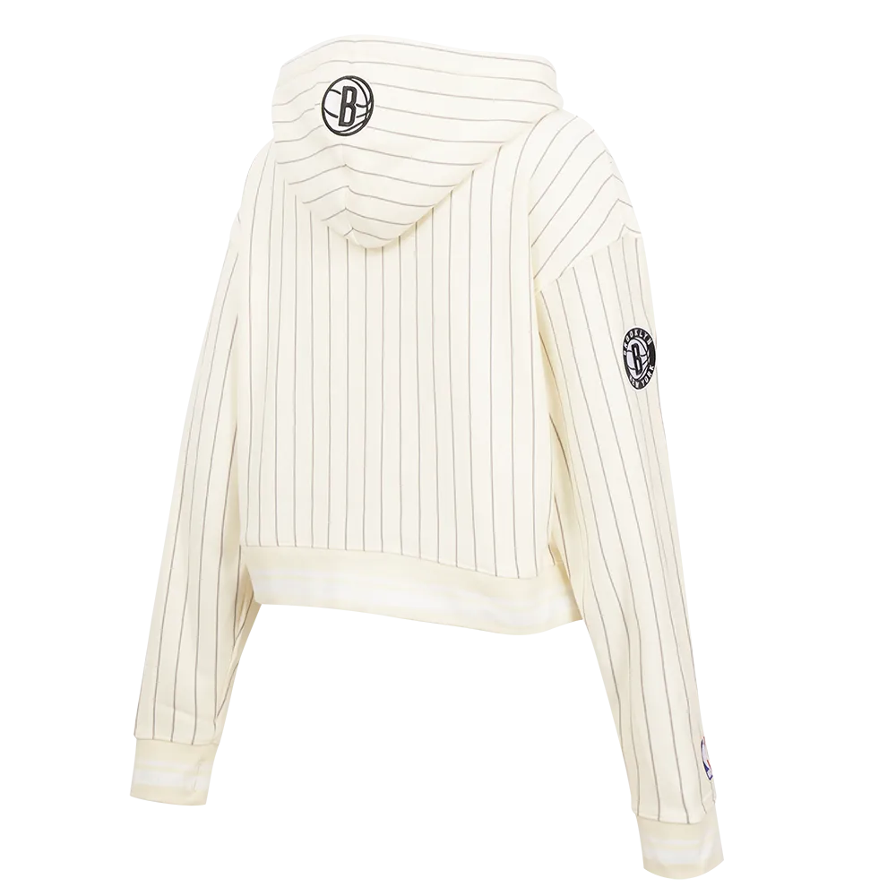 NBA BROOKLYN NETS PINSTRIPE RETRO CLASSIC WOMEN'S RIB FLC CROPPED PO HOO (EGGSHELL/ GREY)