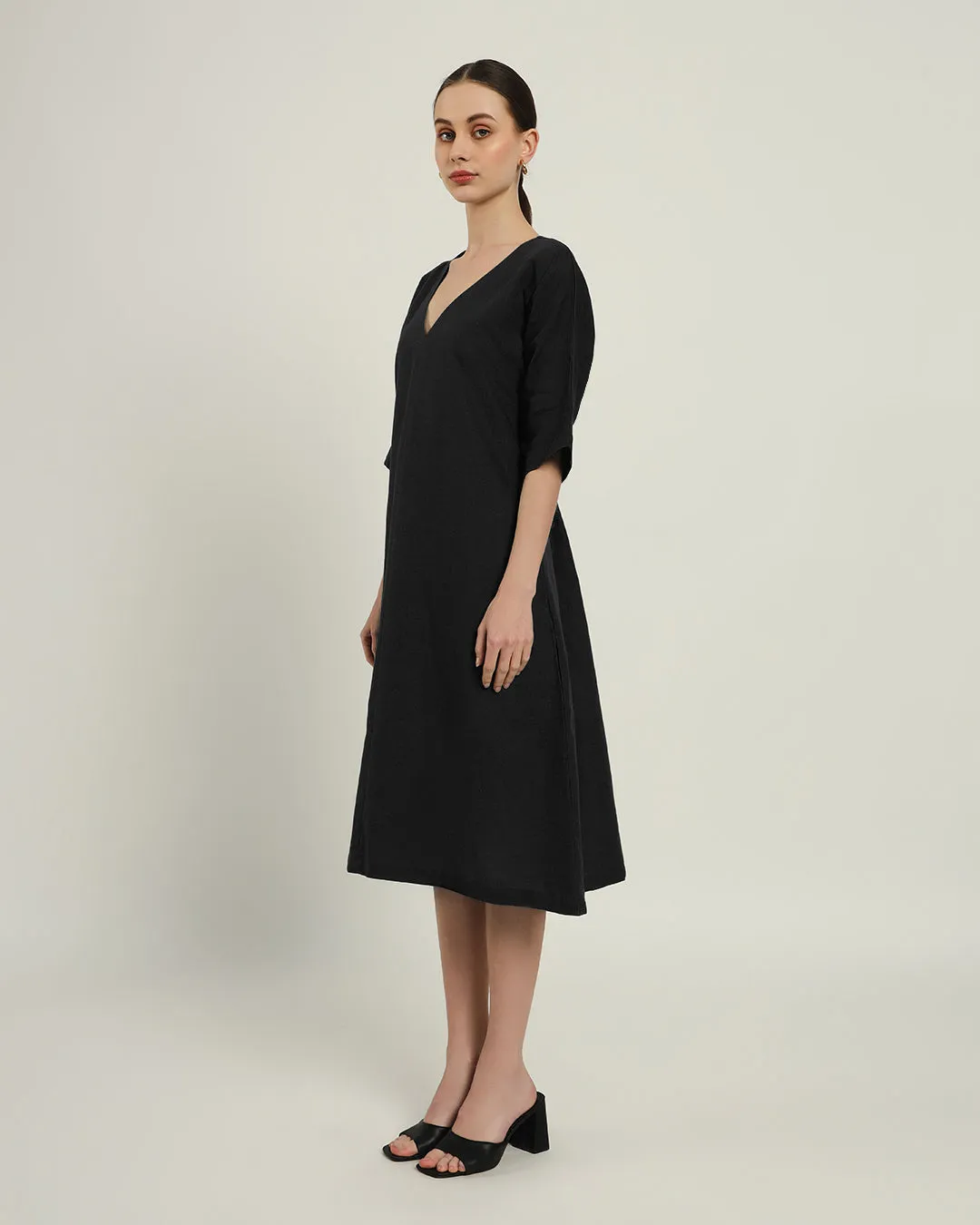 The Mildura Daisy Noir Linen Dress