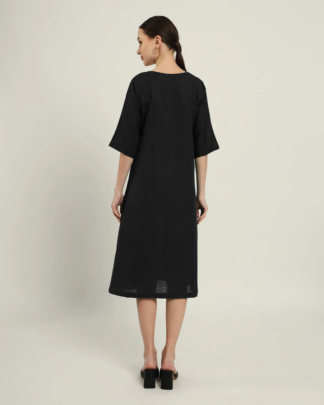 The Mildura Daisy Noir Linen Dress