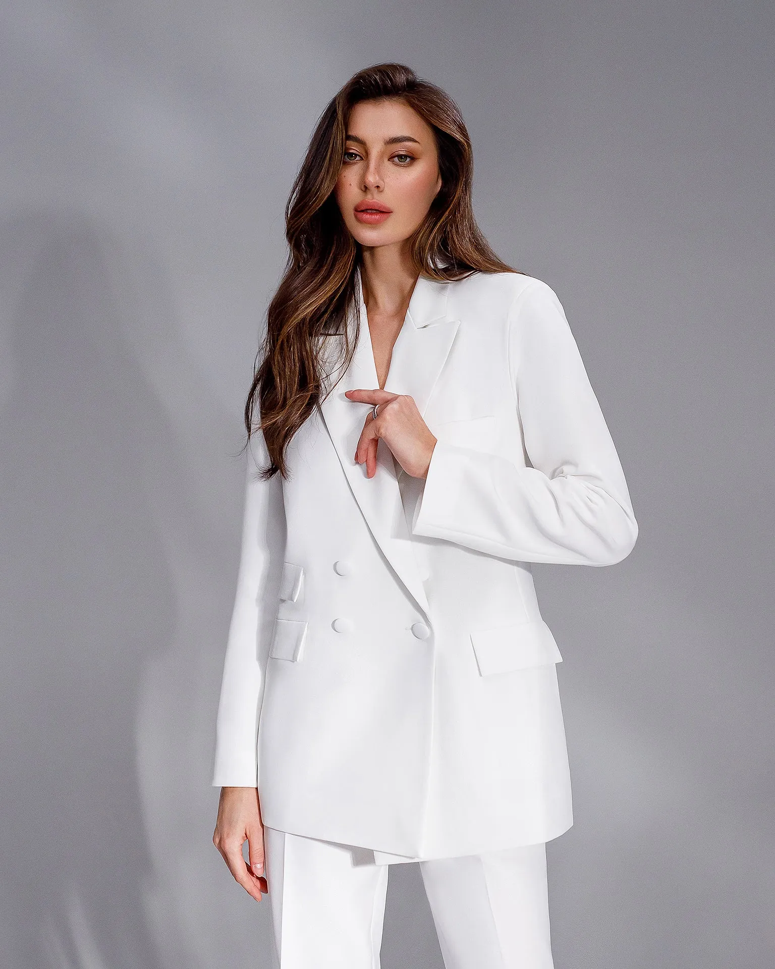 White Double-Breasted Suit 2-Piece
